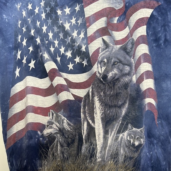 the mountain wolf American Flag Stars and Stripes t shirt Size Large - Picture 3 of 5